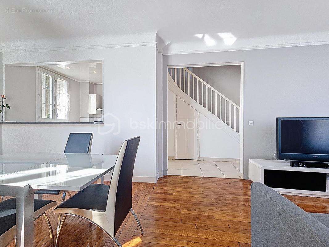 Maison à LES PAVILLONS-SOUS-BOIS