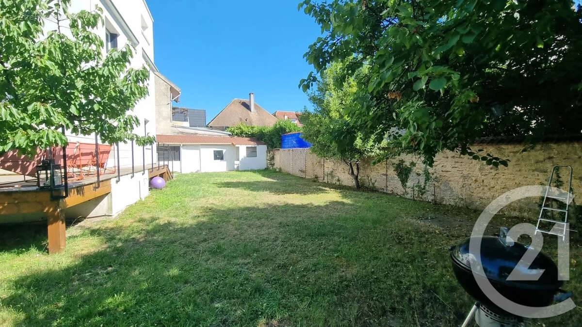 Maison à SAINT-MAUR-DES-FOSSES