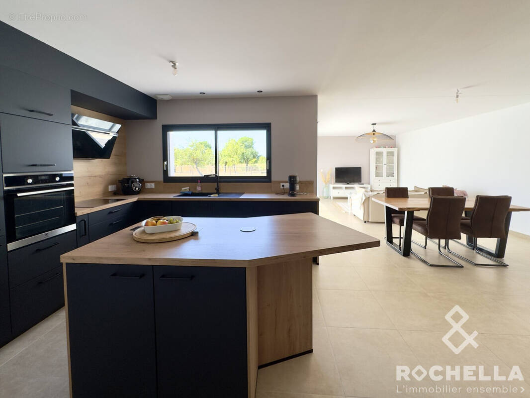 Maison 110 m² à Romegoux  - photo 2