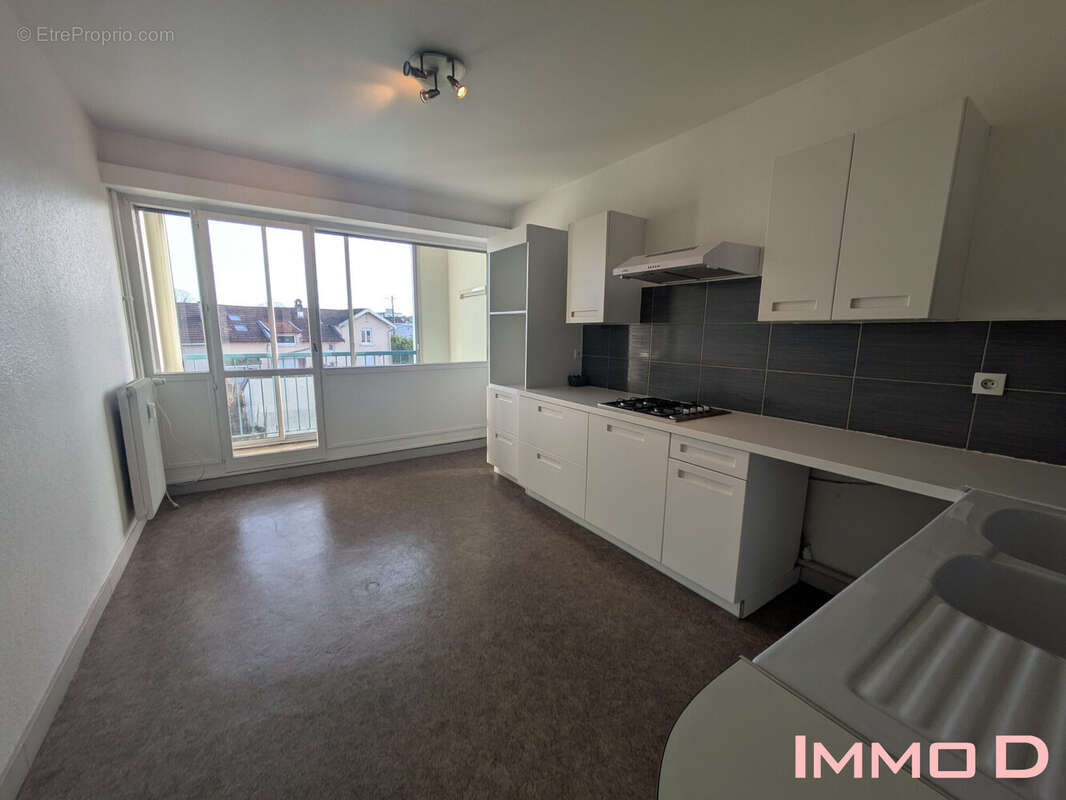 Appartement à THAON-LES-VOSGES