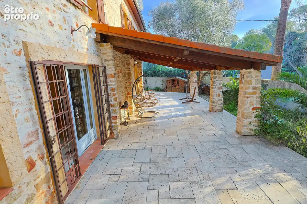 Exclusivité – vallauris – ancienne bergerie rénovée – 193 m² – 5 chambres – piscine - photo 13