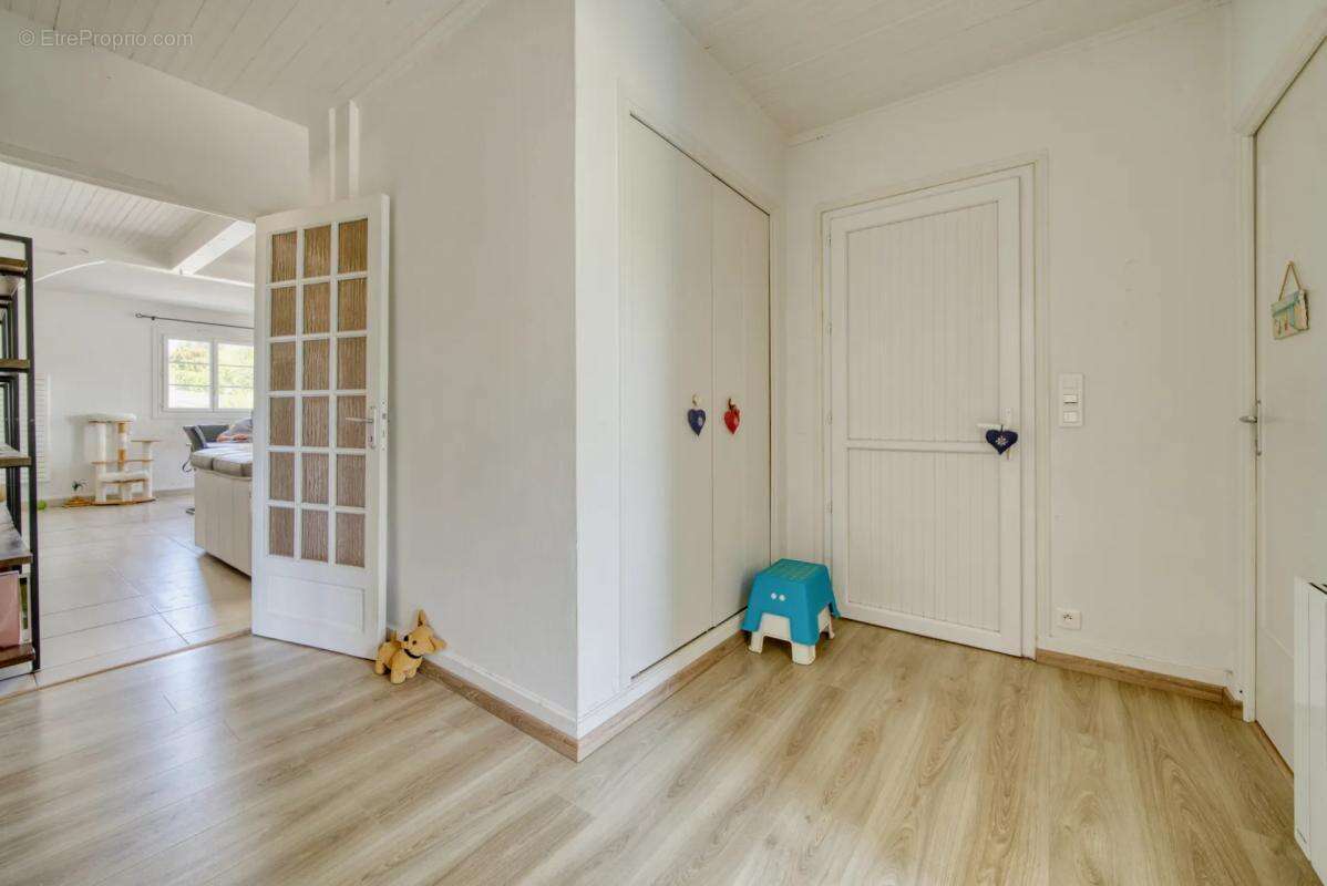 Maison de 6 pièces de 176 m² à Bussac-sur-Charente - photo 23