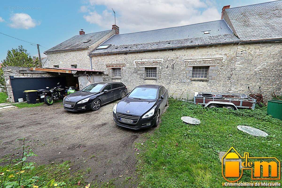 Maison à MEREVILLE