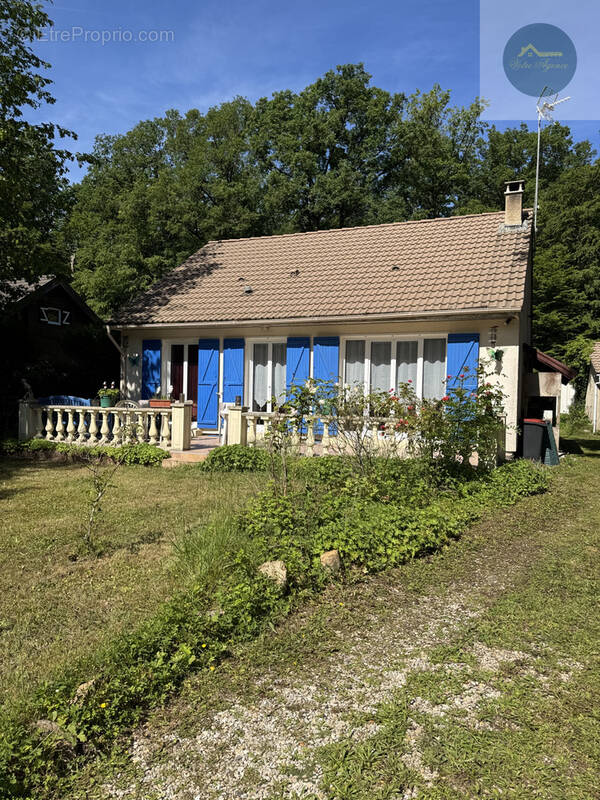 Maison à BAZOCHES-SUR-LE-BETZ