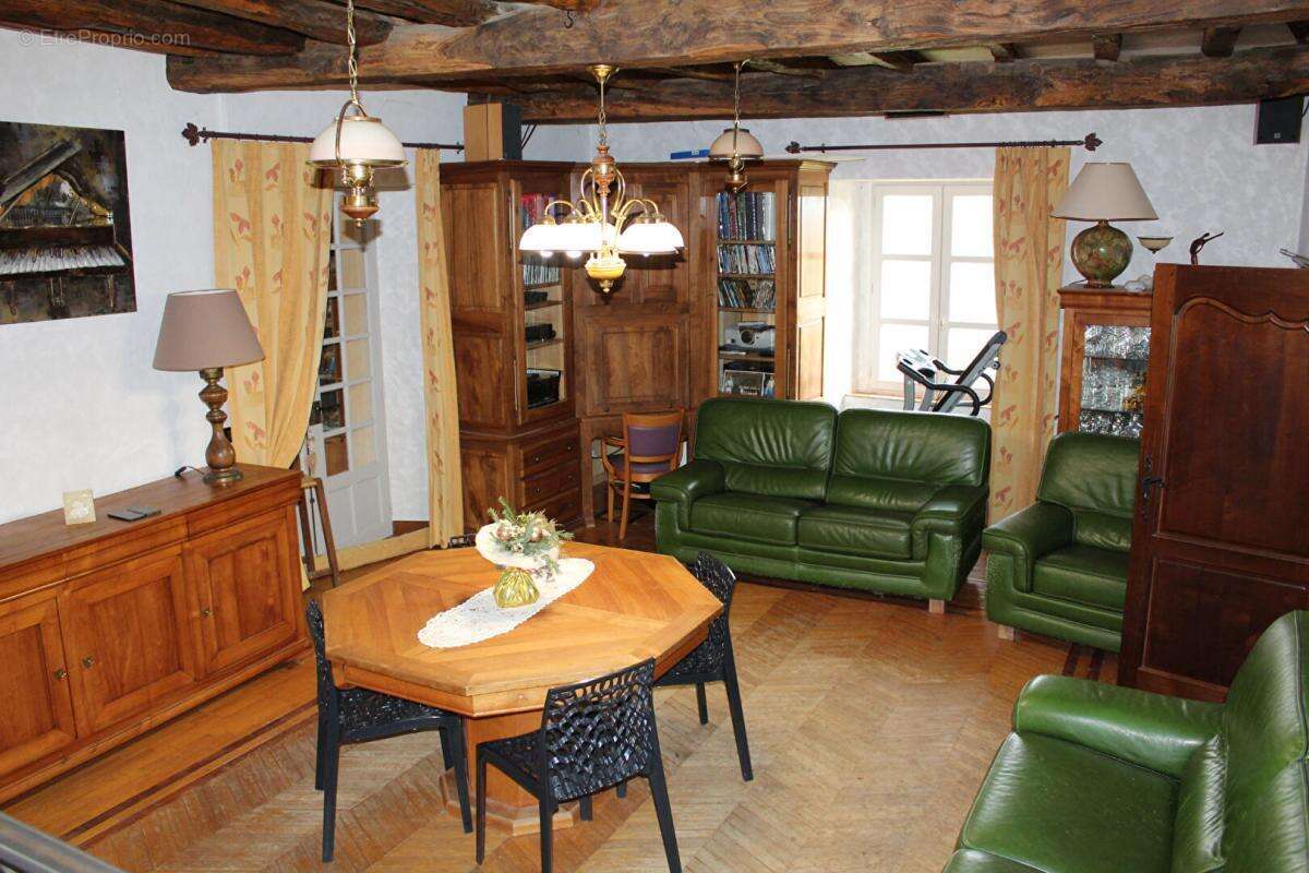 Maison à SAINTE-ALVERE