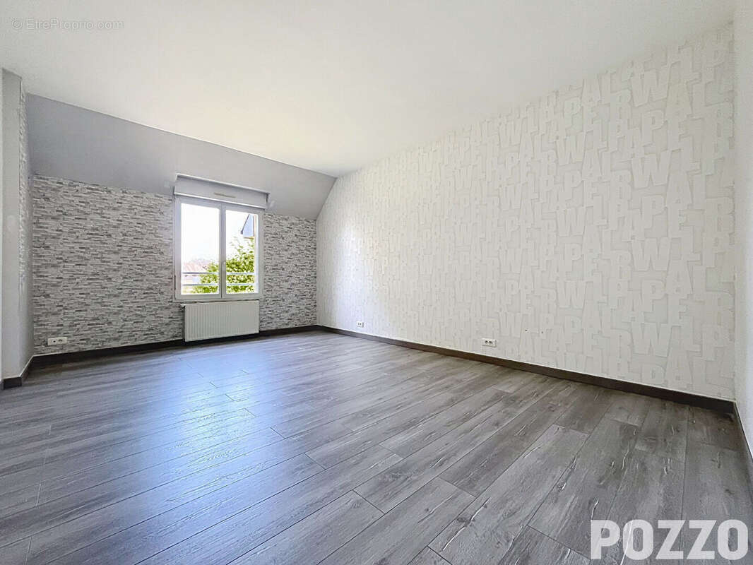 A Vendre - Vire Normandie - Maison 6 pièce(s) 119.5 m² - Vie de plain pied - Centre ville - photo 10