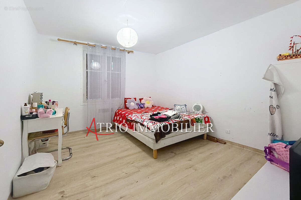 Appartement à SAINT-LAURENT-DU-VAR