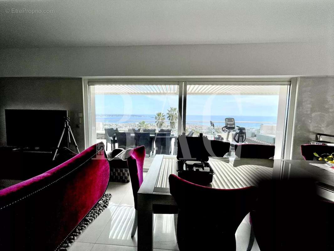 Maison à VALLAURIS