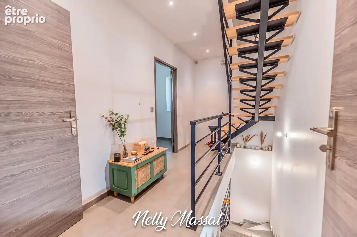 Appartement à vendre 4 pièces LA MOTTE SERVOLEX (73) - Triplex récent avec jardin et stationnement - photo 11