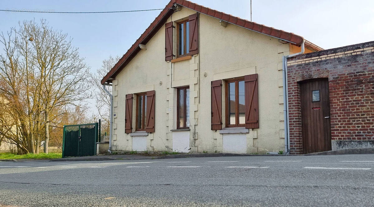 Maison à THOUROTTE