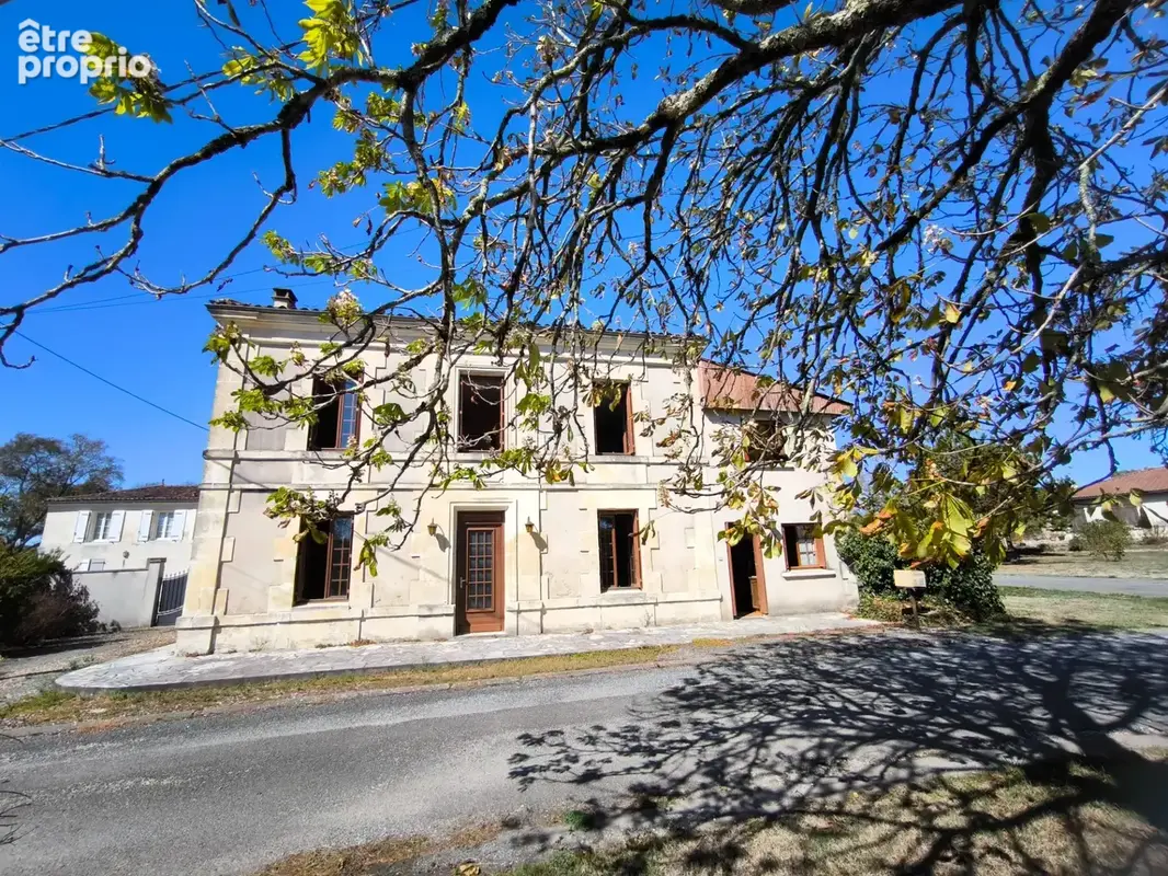 Maison 7 pièces 154 m² · à Nercillac · 154 m² · 188 000 €