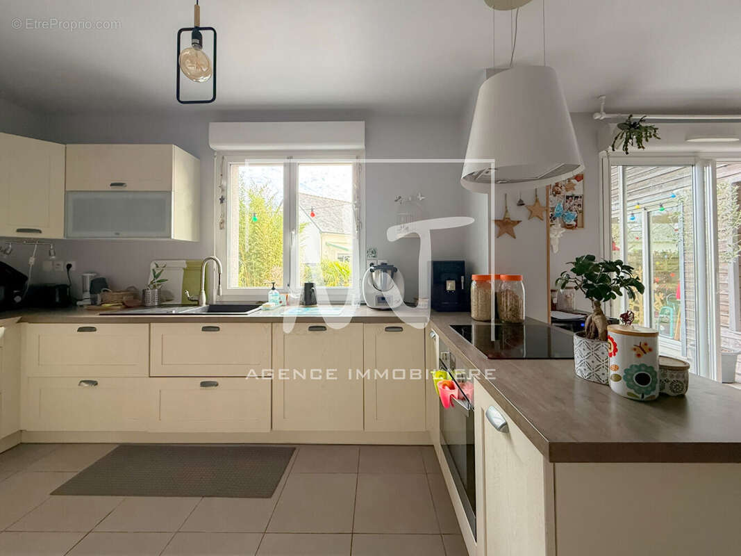 Maison à LES PONTS-DE-CE