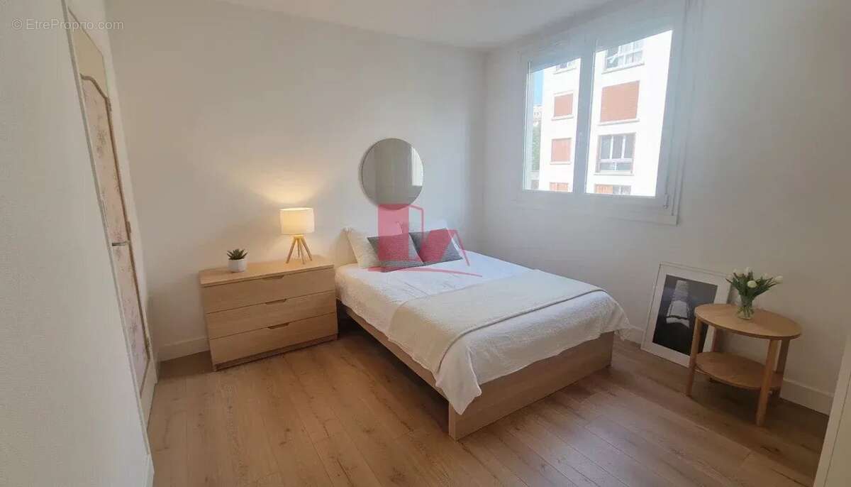 VANVES – Appartement 3 pièces de 51 m² à rénover – Métro et commerces à proximité - photo 6
