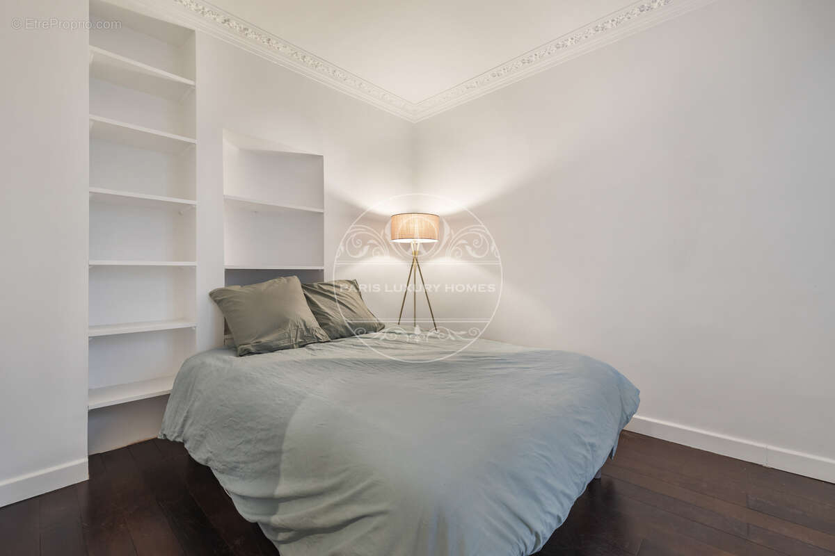 Appartement à PARIS-2E