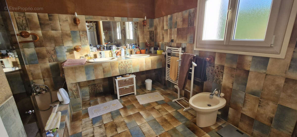 Maison à MORTAGNE-SUR-GIRONDE