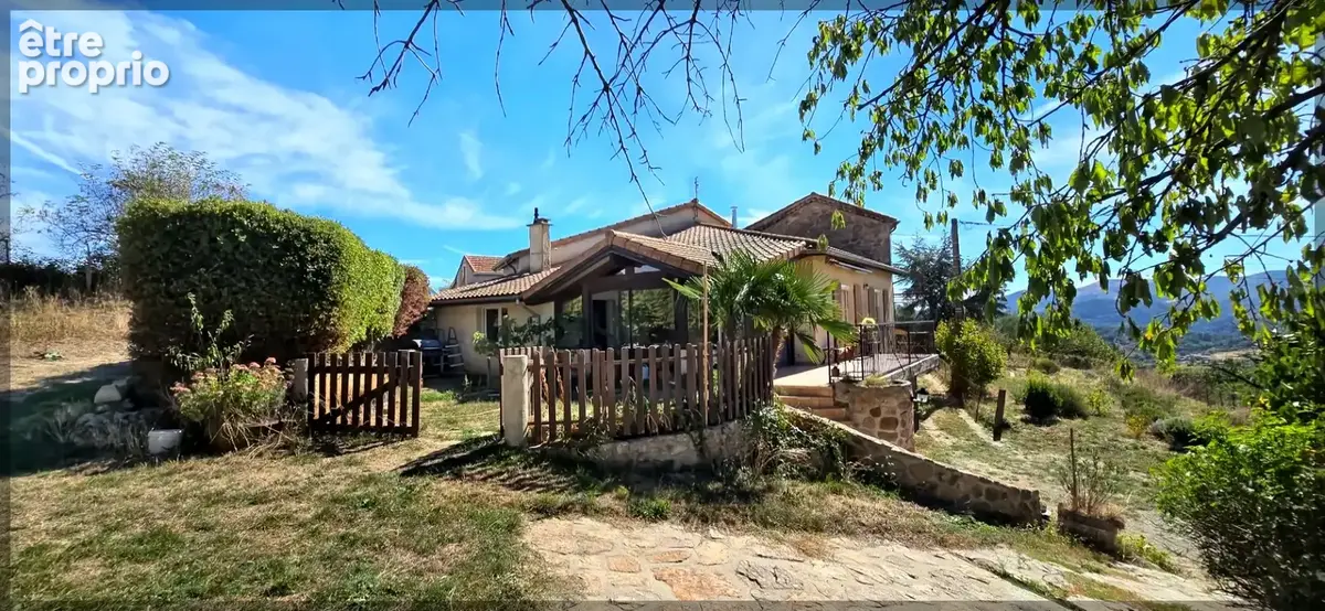 Saint-michel-de-chabrillanoux   propriété avec deux habitations, dépendances et plus de 15 000 m2 de terrain - photo 7