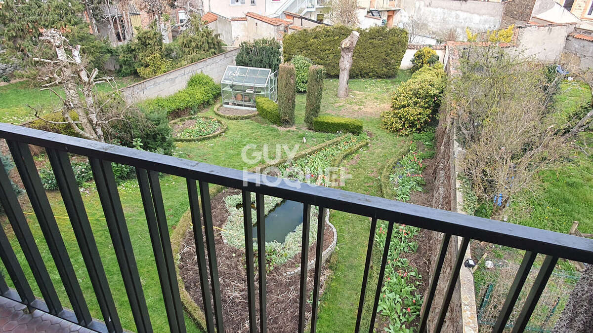 Maison à CHAZELLES-SUR-LYON