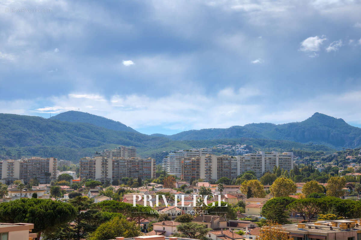 Appartement à MANDELIEU-LA-NAPOULE