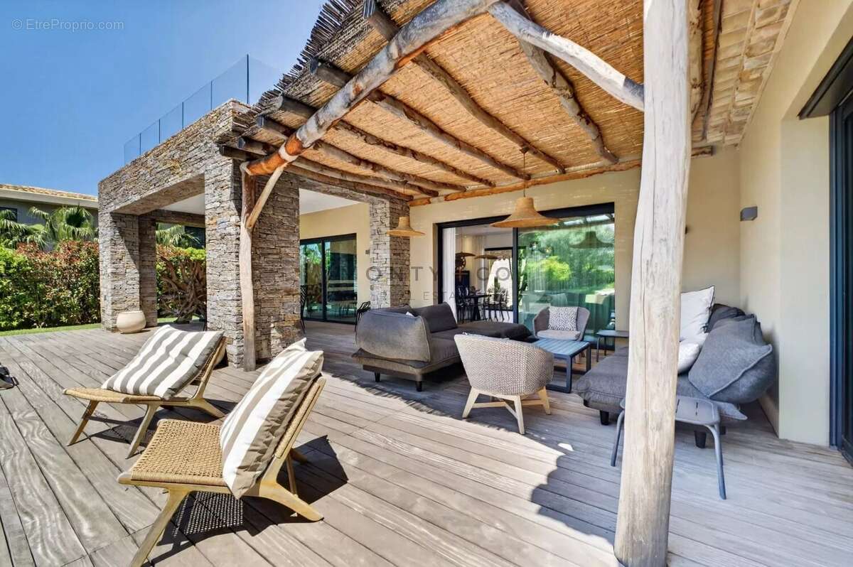 À Vendre – Villa d’architecte neuve à pied du village de Saint-Tropez - photo 8