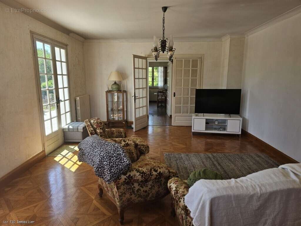 Beau Pavillon entre Ruffec et Sauzé-Vaussais - photo 5