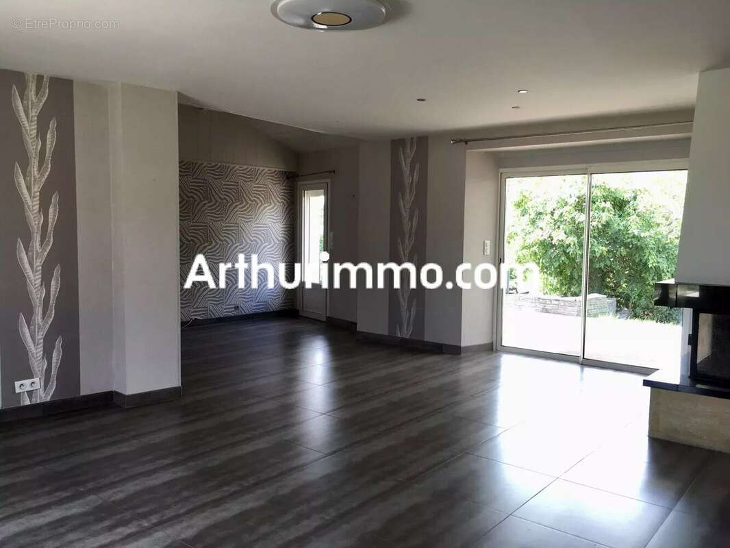 Maison à NUEIL-LES-AUBIERS