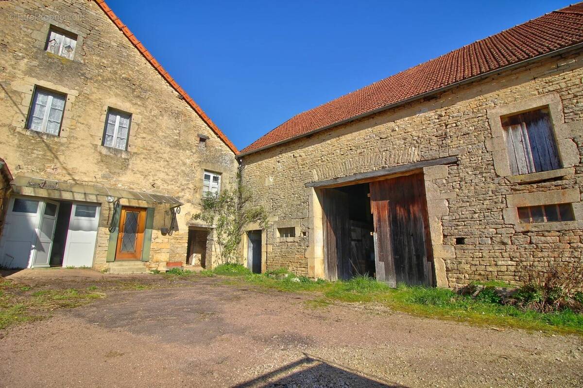 Maison à THENISSEY