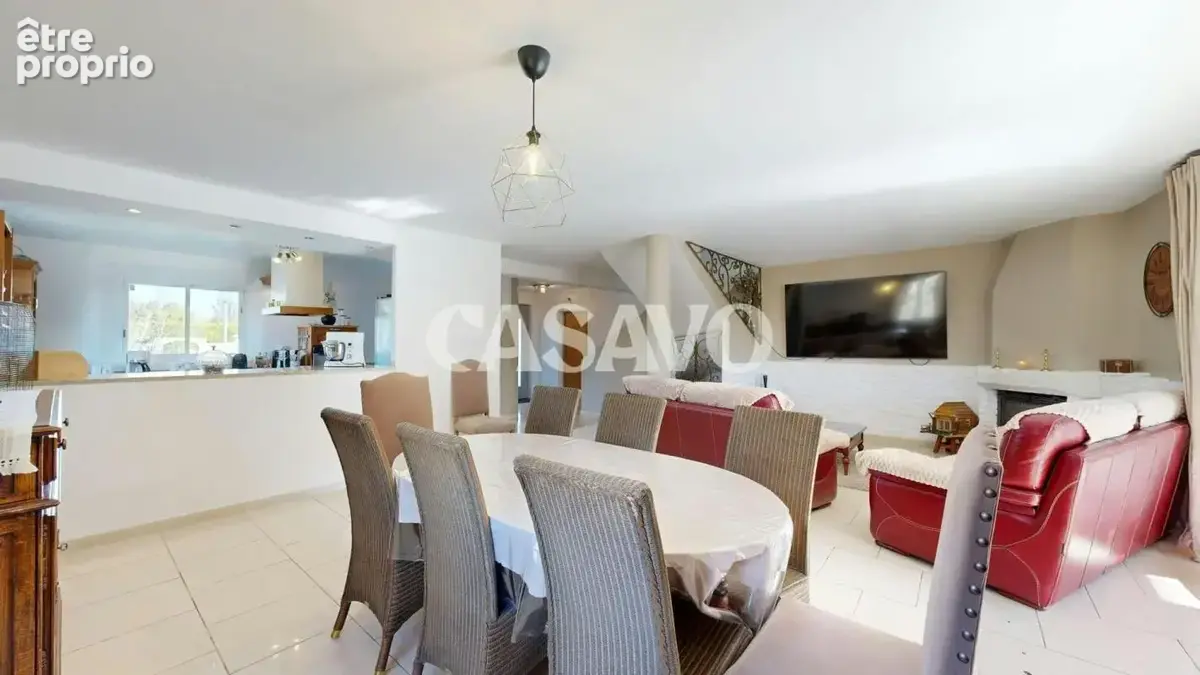 Vente Maison 10 pièces de 231m² - 84300 Taillades - photo 7