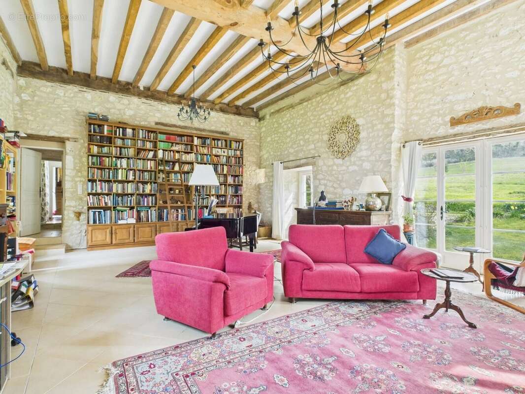 Maison en pierre magnifiquement rénovée près d'un village - photo 3