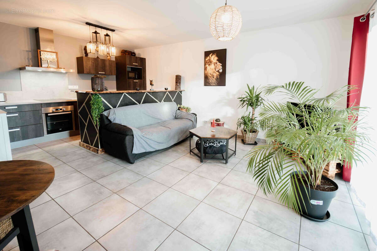 Appartement à LA RIVIERE-DRUGEON