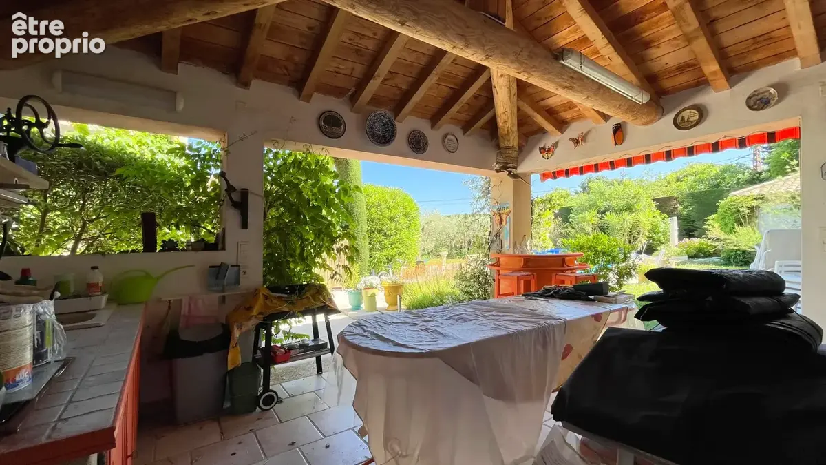 Proche Pont du Gard, villa avec parc paysager, piscine et double garage - photo 19