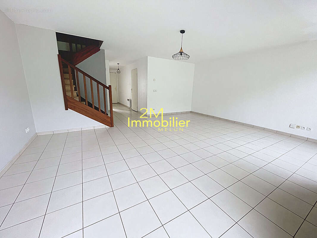 Maison à VAUX-LE-PENIL