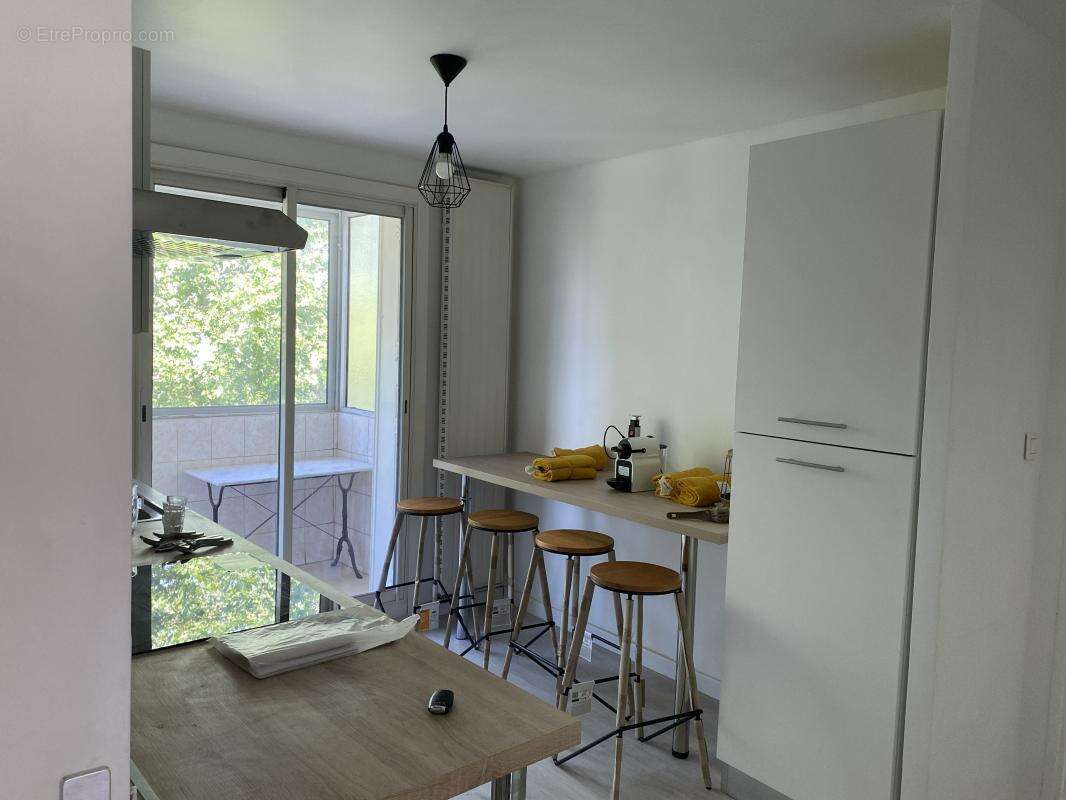 Appartement rénové vendu libre secteur Ernest Hemingway à NIMES - photo 5