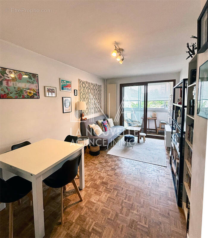 Appartement à LES LILAS
