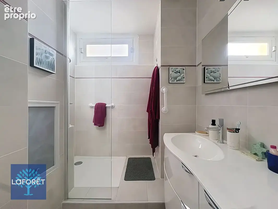 À vendre - appartement 5 pièces de 94 m² - pyramides - photo 6