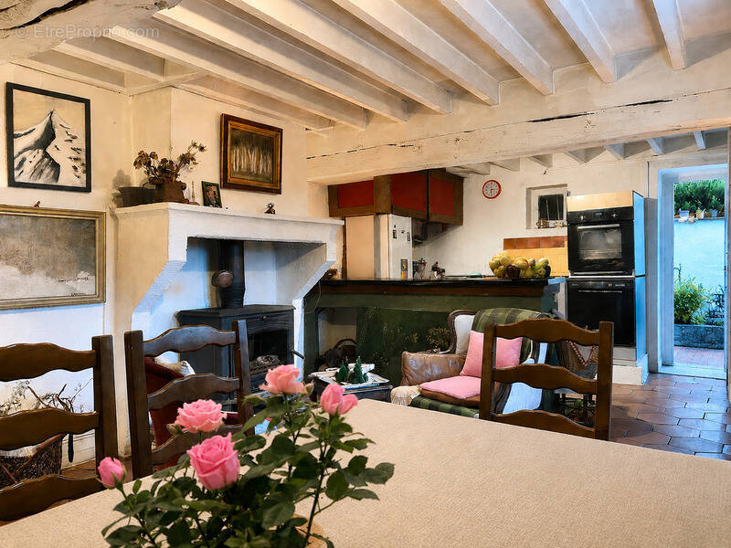 Maison à RIGNIEUX-LE-FRANC