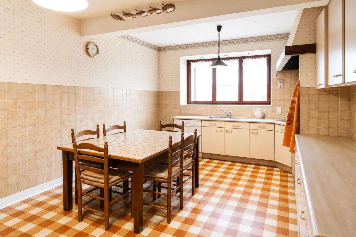 Ferme de 294 m² avec dépendances à Moisy - photo 2