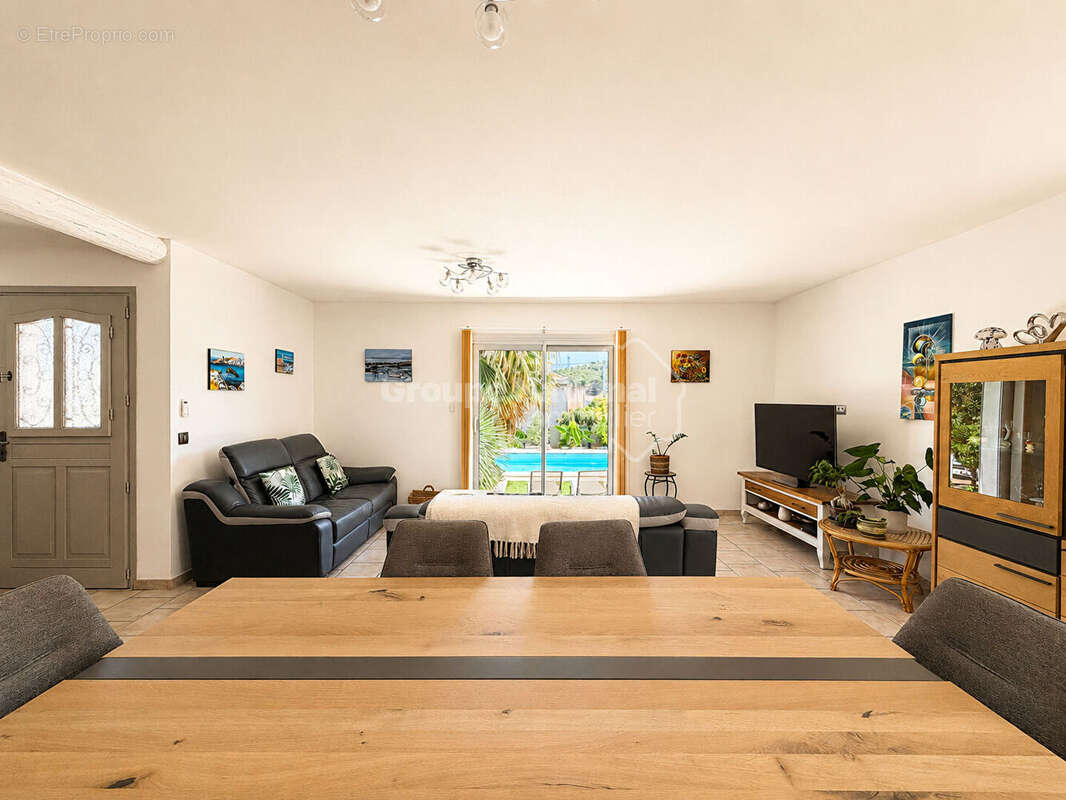 Maison familiale avec piscine - Le Rove - photo 2
