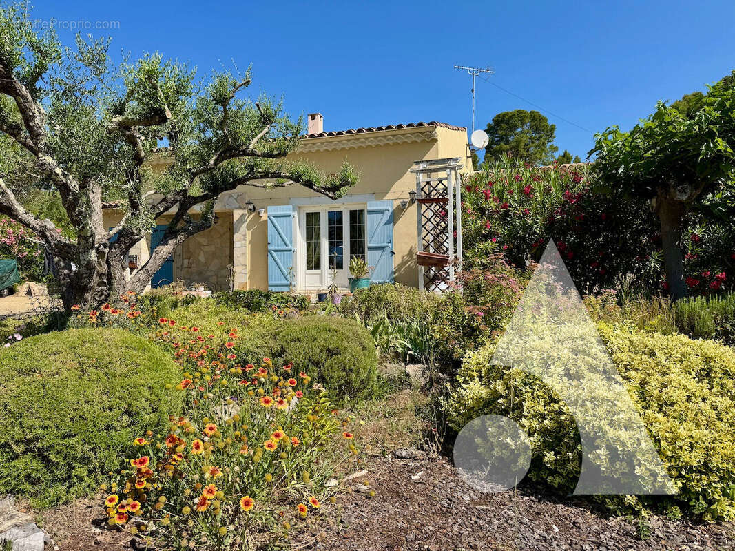 Maison à VILLECROZE