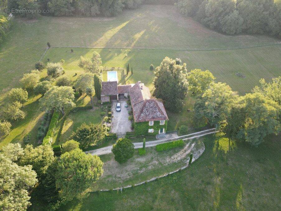 Maison à LIORAC-SUR-LOUYRE