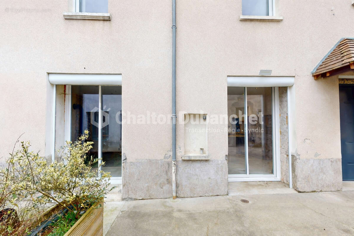 Maison à SAINT-JUST-LA-PENDUE