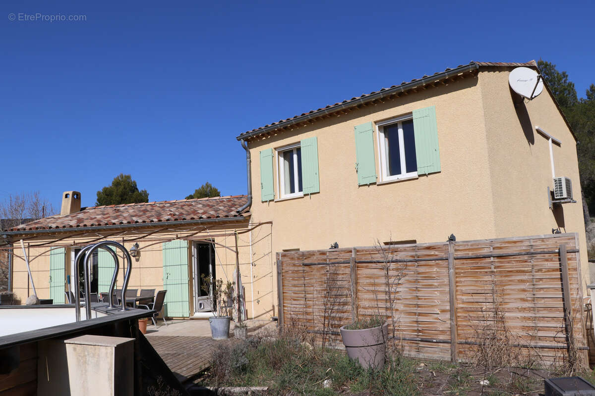Maison à SAINT-SATURNIN-LES-APT
