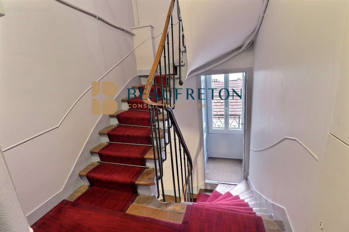 Appartement à CHARENTON-LE-PONT