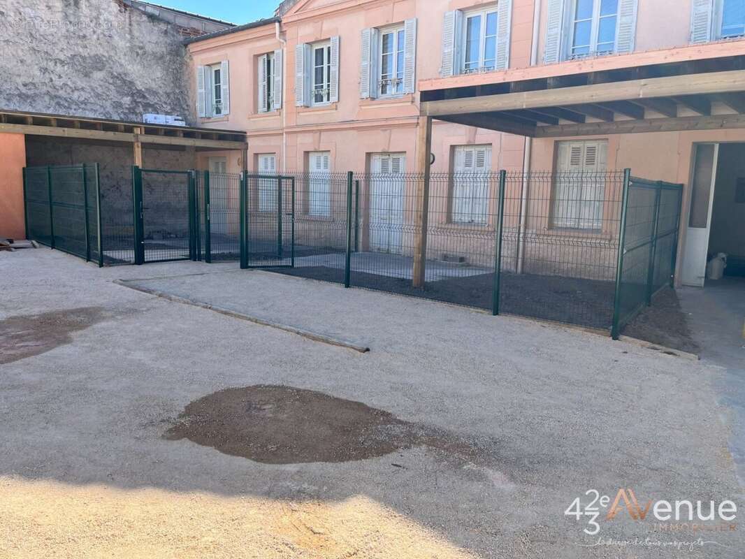 Appartement à SAINT-JUST-SAINT-RAMBERT