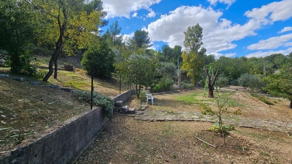 Terrain à CHATEAUNEUF-LES-MARTIGUES