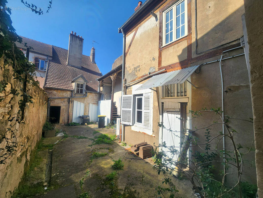 Appartement à AUXONNE