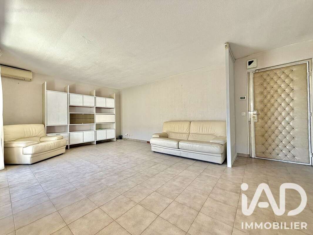 Photo 2 - Appartement à SAINT-LAURENT-DU-VAR