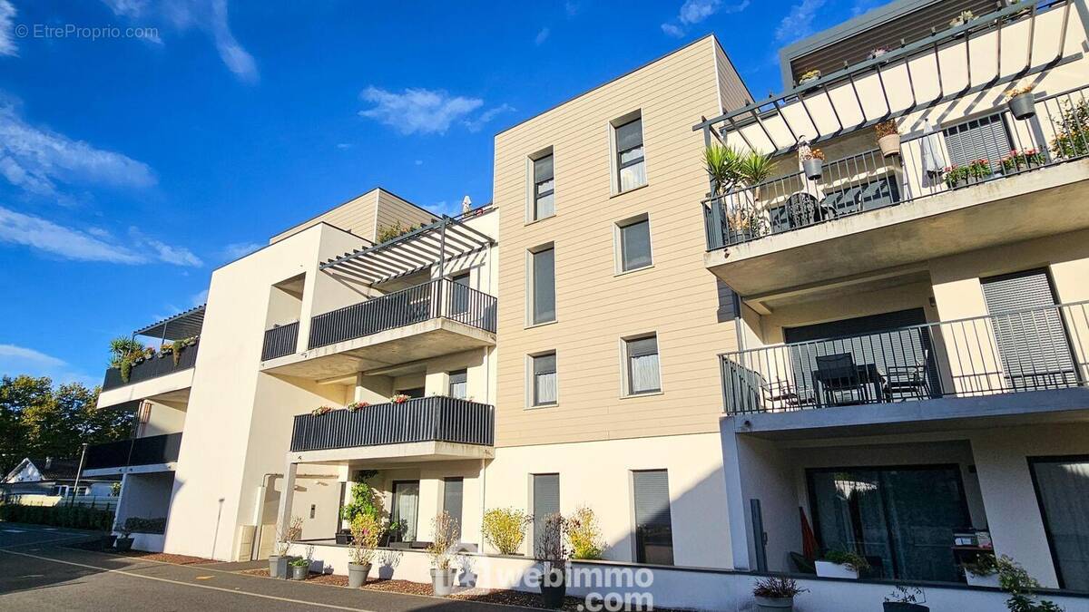 Appartement à MAZERES-LEZONS