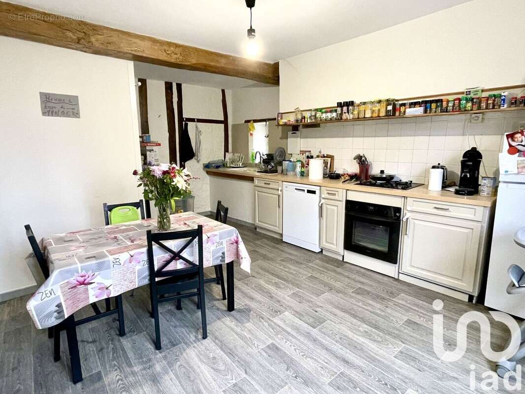 Maison 96 m² à Lasgraisses  - photo 3