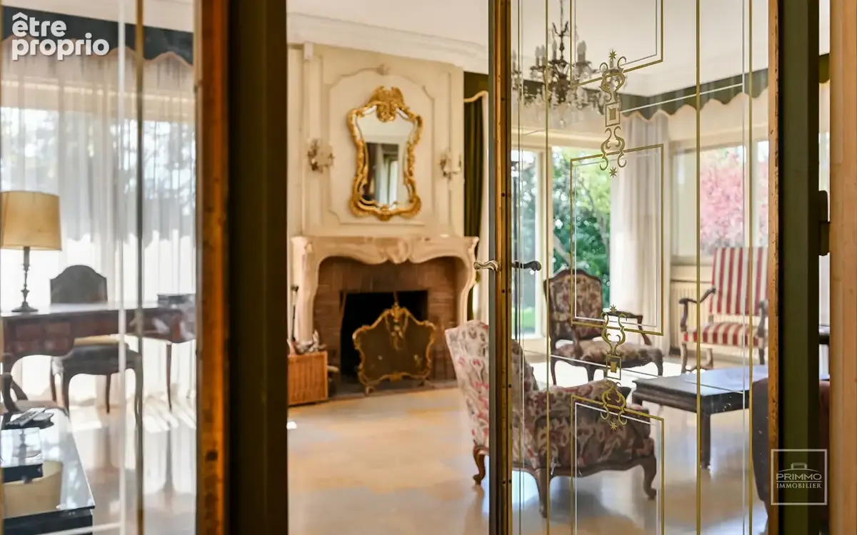 Saint Didier Au Mont D'Or,  Maison d'Architecte de 210m² sur un terrain plat d'environ 3200m² - photo 6