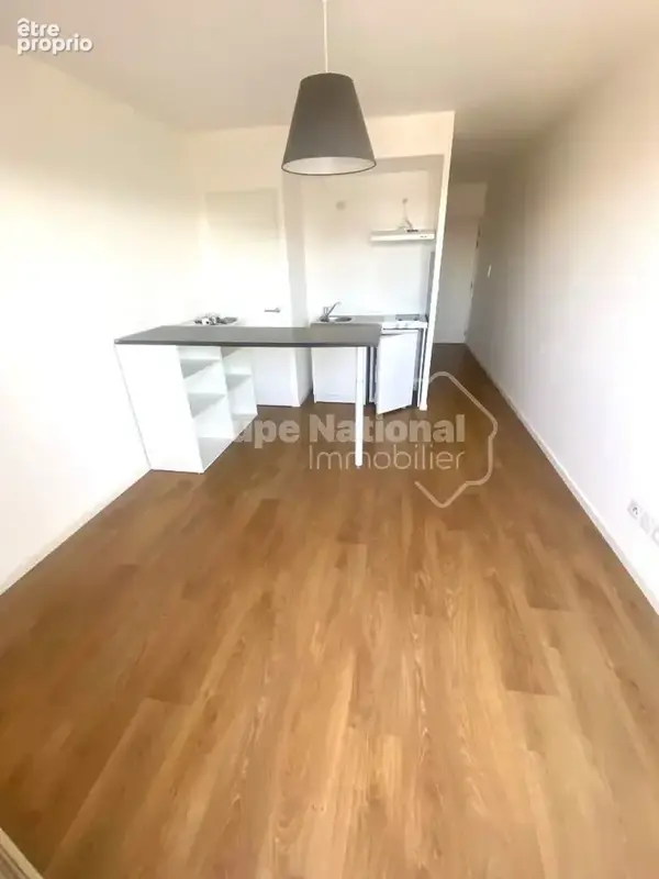 ISTRES Centre Ville! A proximité de toutes commodités, beau studio de 22 m² avec balcon - photo 3